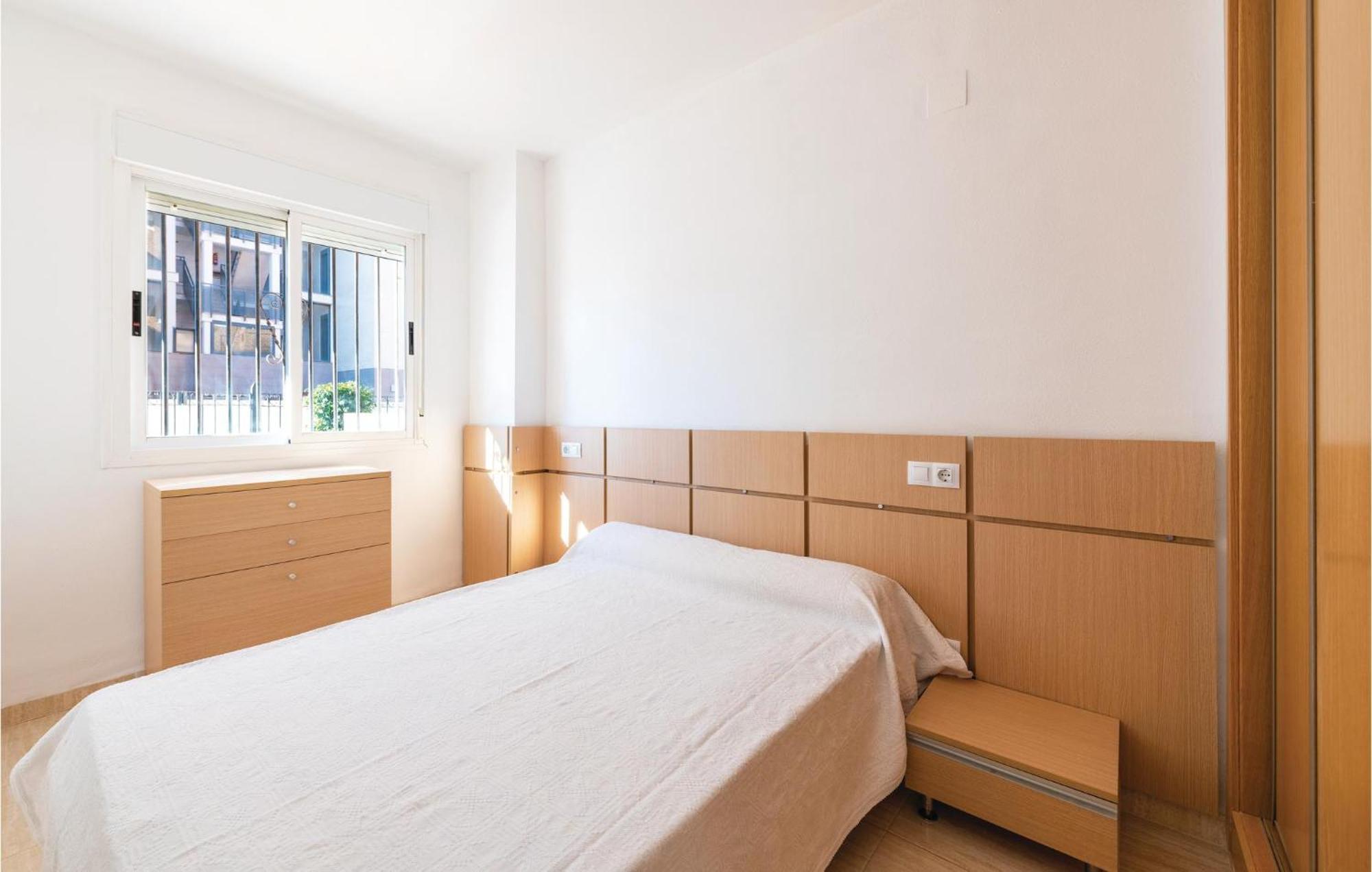 Beautiful apartment in Oropesa del Mar with 2 Bedrooms&Outdoor swimming pool Buitenkant foto