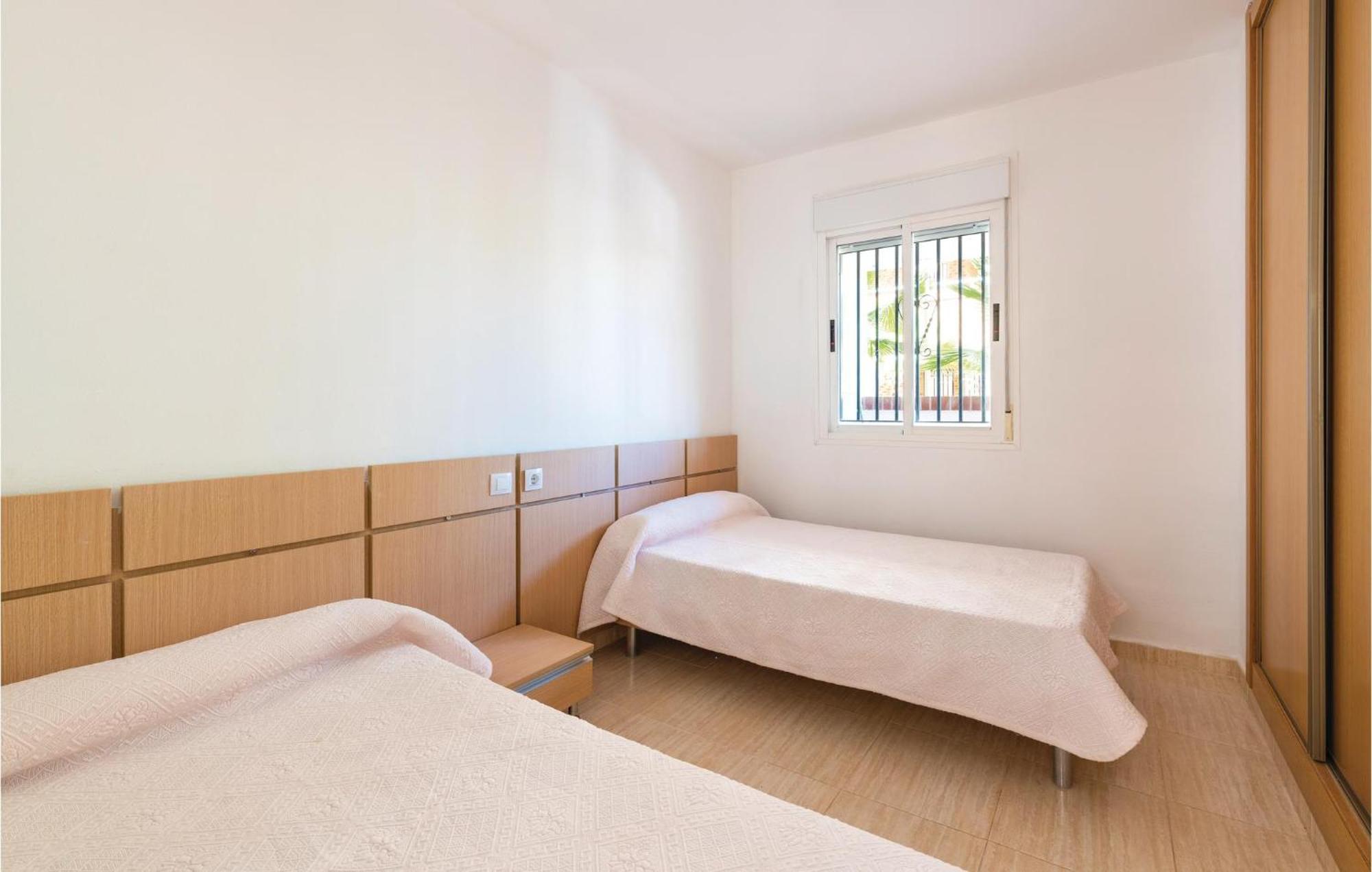 Beautiful apartment in Oropesa del Mar with 2 Bedrooms&Outdoor swimming pool Buitenkant foto