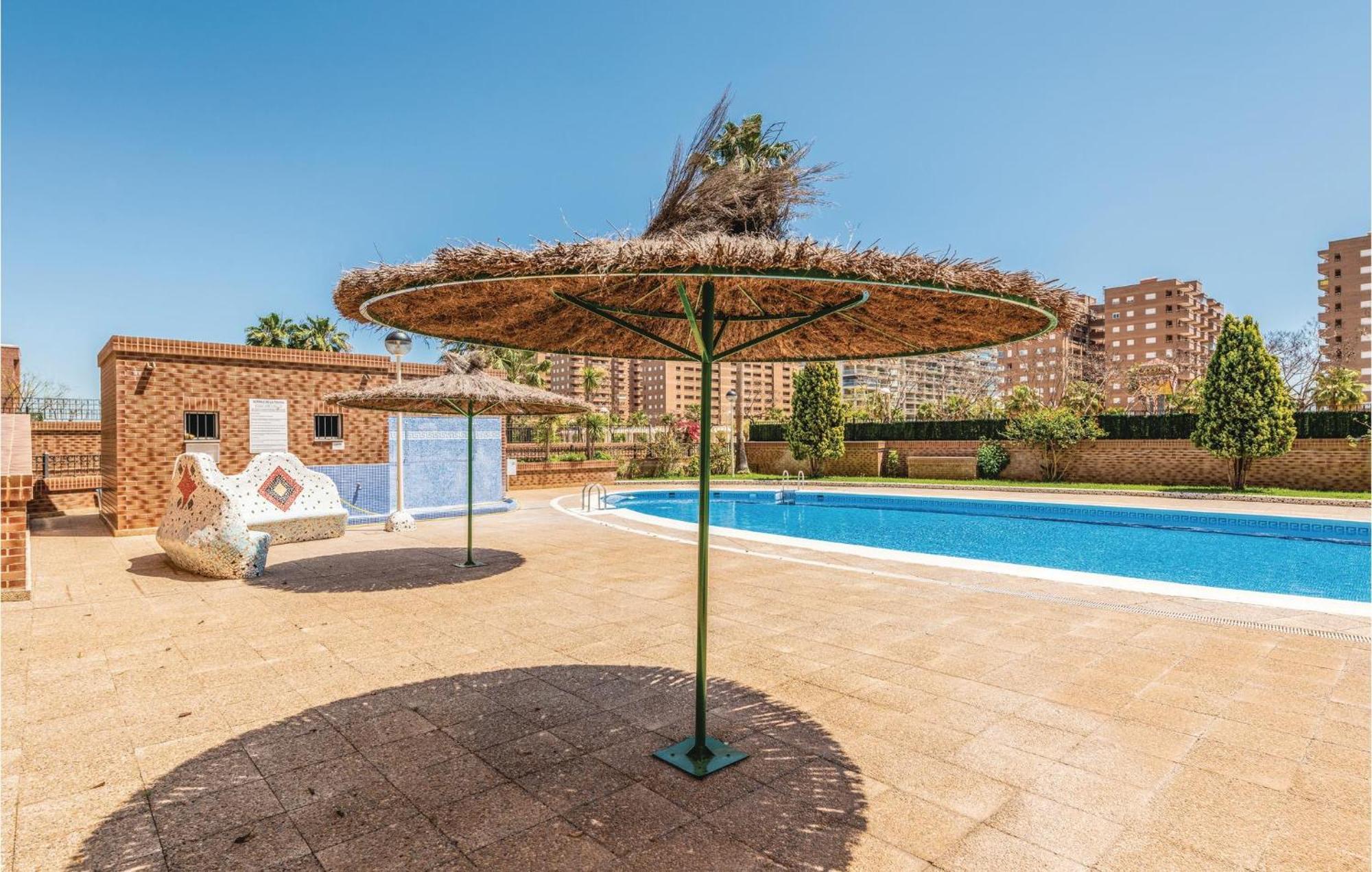 Beautiful apartment in Oropesa del Mar with 2 Bedrooms&Outdoor swimming pool Buitenkant foto