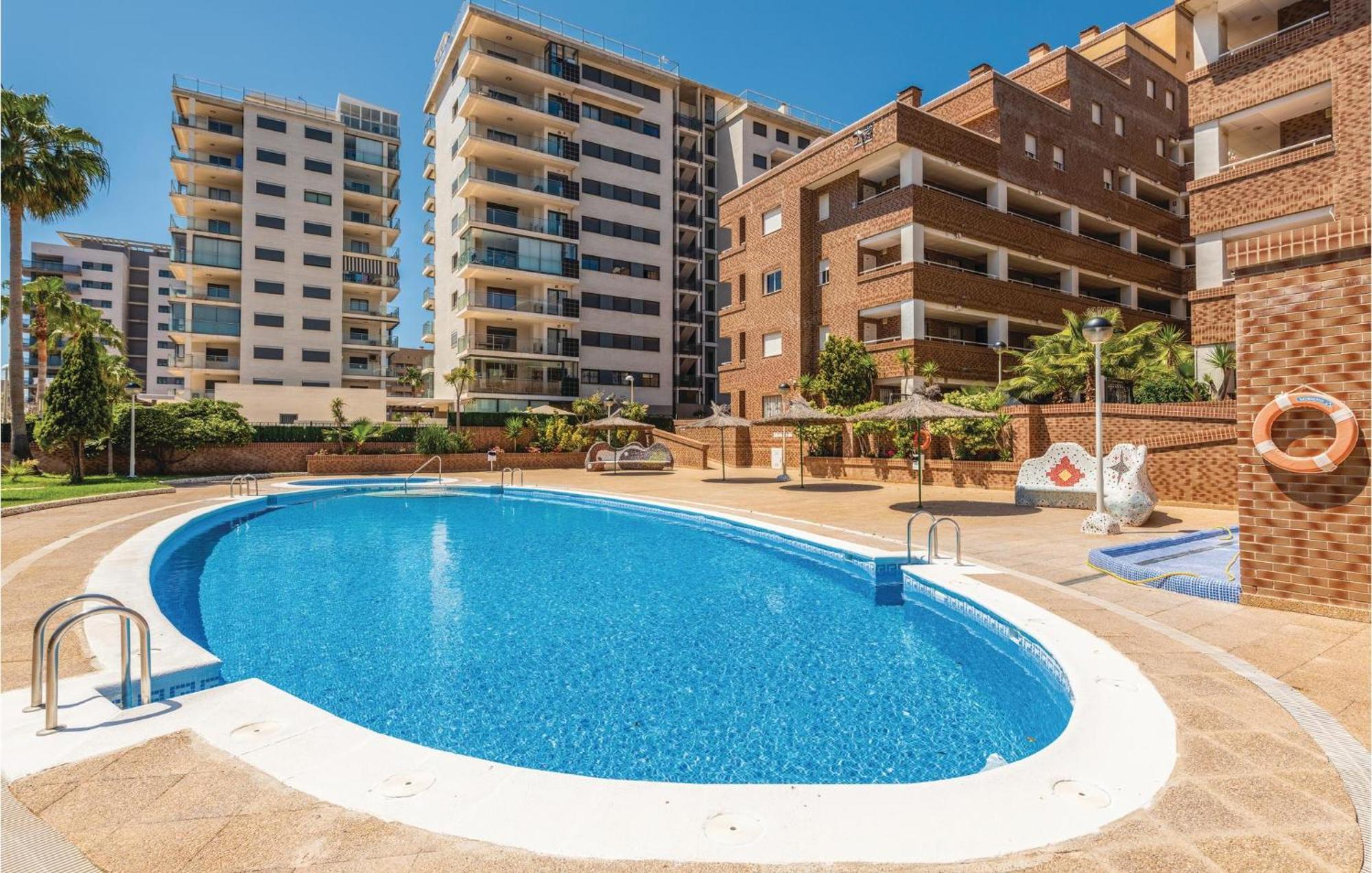 Beautiful apartment in Oropesa del Mar with 2 Bedrooms&Outdoor swimming pool Buitenkant foto