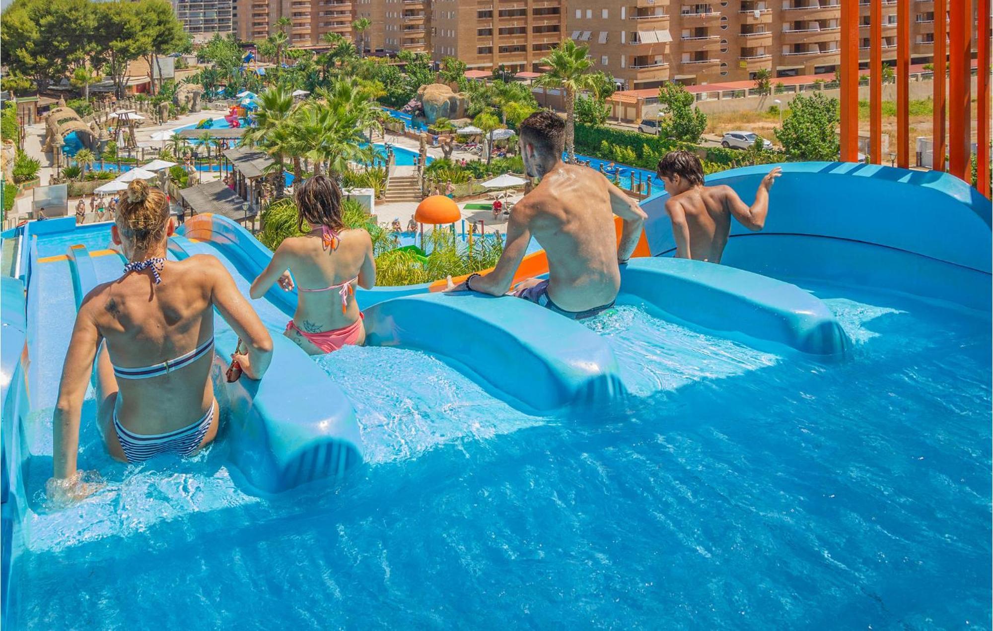 Beautiful apartment in Oropesa del Mar with 2 Bedrooms&Outdoor swimming pool Buitenkant foto